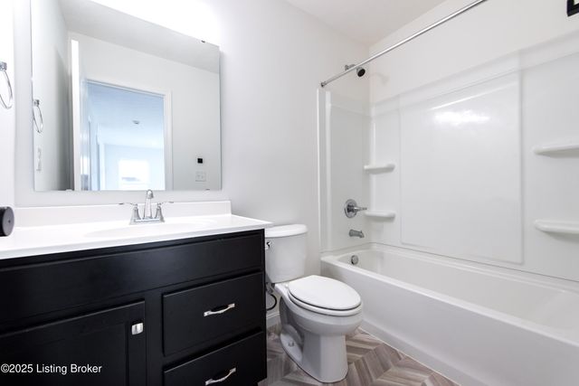 10029 Windcrest Farms Ln, Louisville, KY 40291