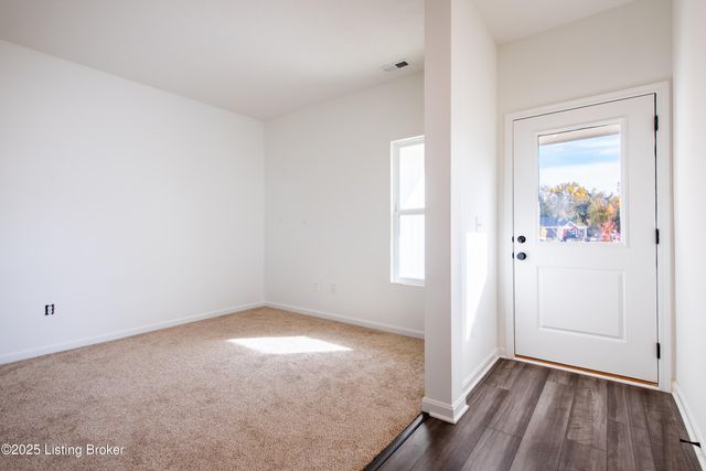 10029 Windcrest Farms Ln, Louisville, KY 40291