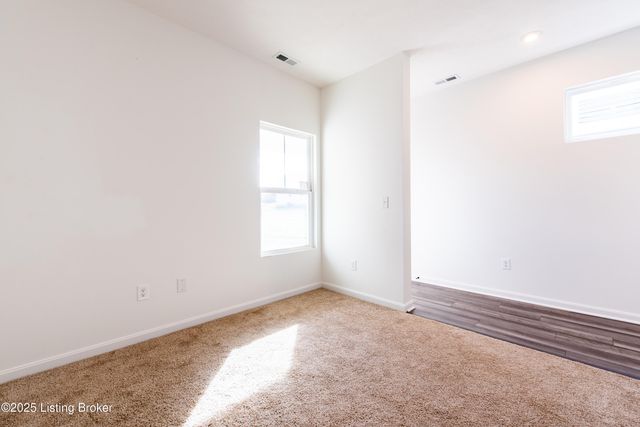 10029 Windcrest Farms Ln, Louisville, KY 40291