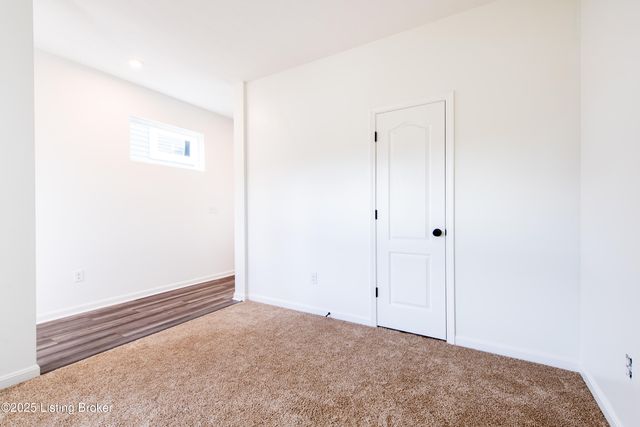 10029 Windcrest Farms Ln, Louisville, KY 40291