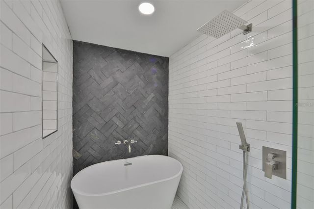 2028 N BETTY LANE, Clearwater, FL 33755