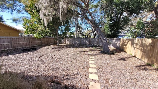2028 N BETTY LANE, Clearwater, FL 33755