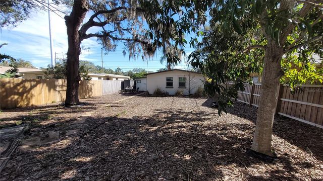 2028 N BETTY LANE, Clearwater, FL 33755