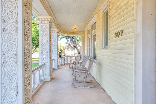 307 N 8th Street, Ballinger, TX 76821