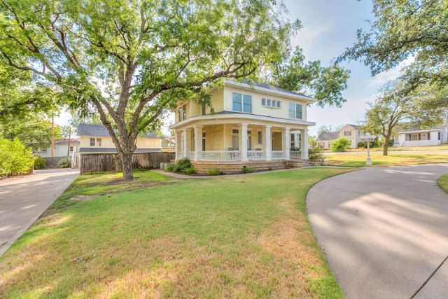 307 N 8th Street, Ballinger, TX 76821