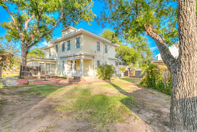 307 N 8th Street, Ballinger, TX 76821