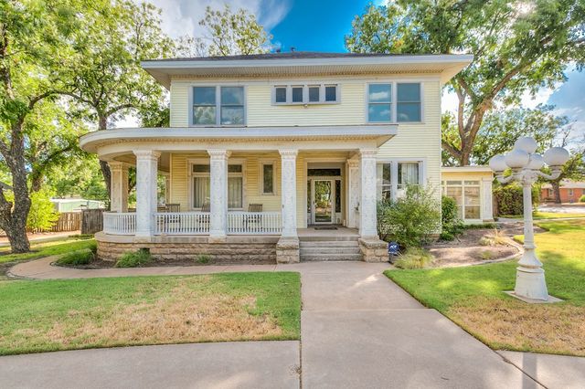 307 N 8th Street, Ballinger, TX 76821