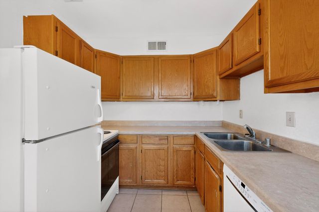 1230 Pitt Street NE, Albuquerque, NM 87112