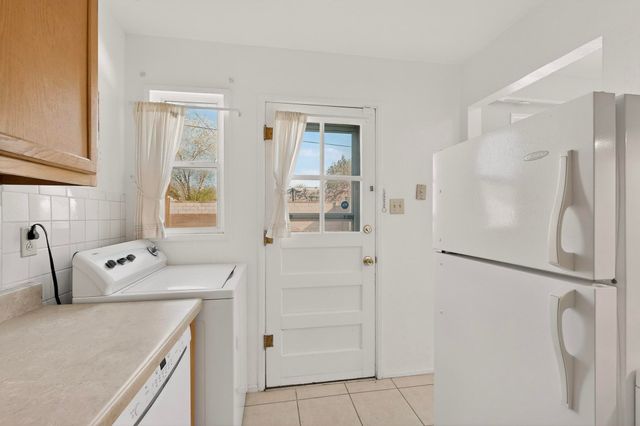 1230 Pitt Street NE, Albuquerque, NM 87112