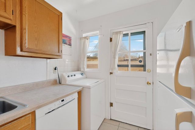 1230 Pitt Street NE, Albuquerque, NM 87112