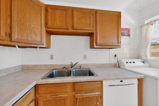 1230 Pitt Street NE, Albuquerque, NM 87112