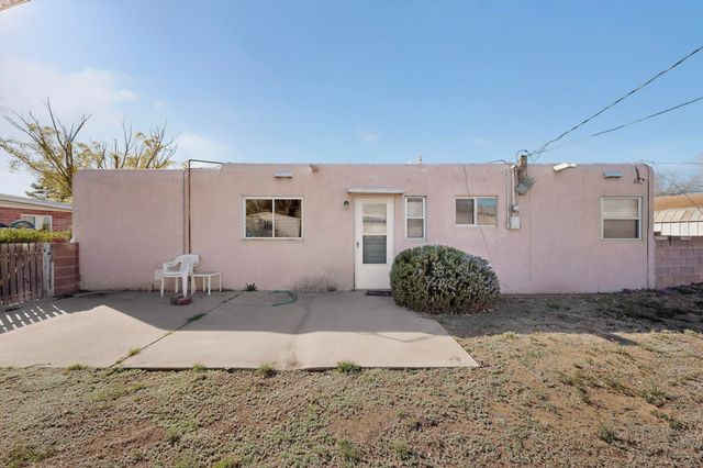 1230 Pitt Street NE, Albuquerque, NM 87112