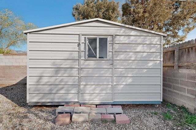 1230 Pitt Street NE, Albuquerque, NM 87112