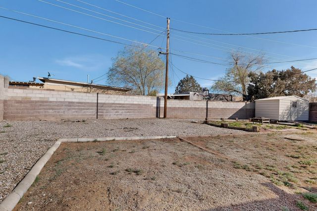 1230 Pitt Street NE, Albuquerque, NM 87112