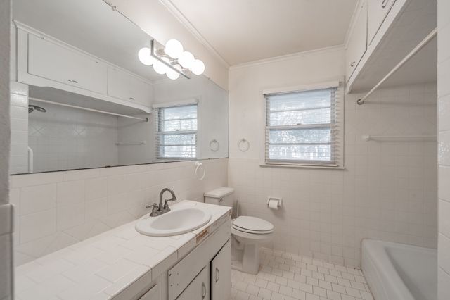 3905 London Lane, Richland Hills, TX 76118