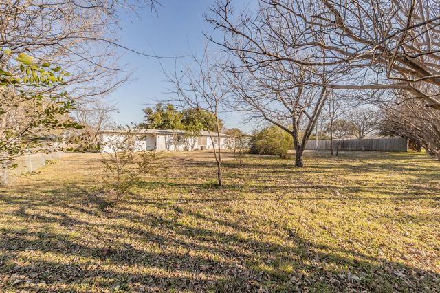 3905 London Lane, Richland Hills, TX 76118