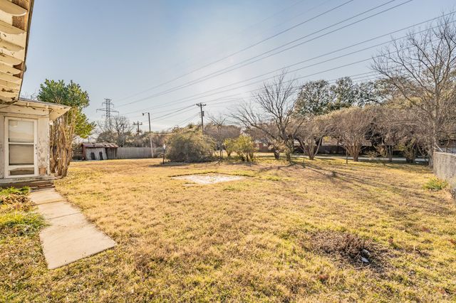 3905 London Lane, Richland Hills, TX 76118