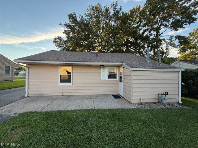 7421 Sierra Madre Trail, Youngstown, OH 44512