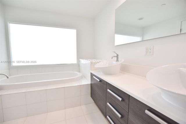 2950 NE 188th St 336, Aventura, FL 33180