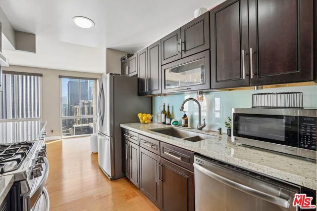 800 W 1st Street 2805, Los Angeles, CA 90012