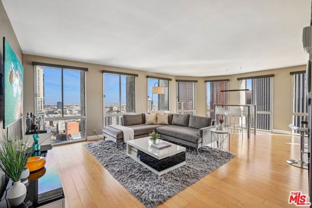 800 W 1st Street 2805, Los Angeles, CA 90012