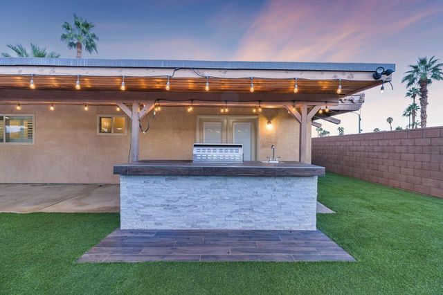 43255 Silktree Lane, Palm Desert, CA 92260