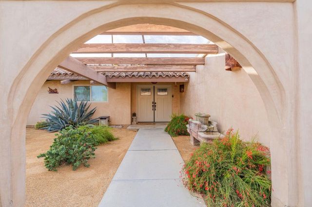 43255 Silktree Lane, Palm Desert, CA 92260