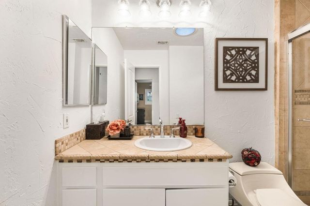 43255 Silktree Lane, Palm Desert, CA 92260