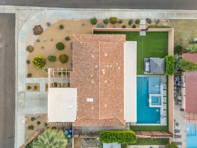 43255 Silktree Lane, Palm Desert, CA 92260