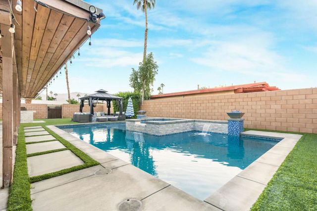 43255 Silktree Lane, Palm Desert, CA 92260