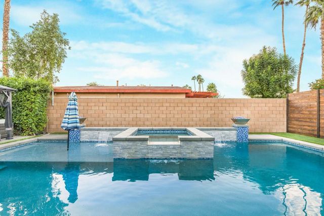 43255 Silktree Lane, Palm Desert, CA 92260
