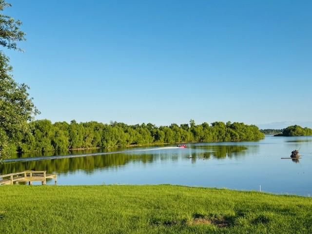 512 Laurel Cove W, Onalaska, TX 77360