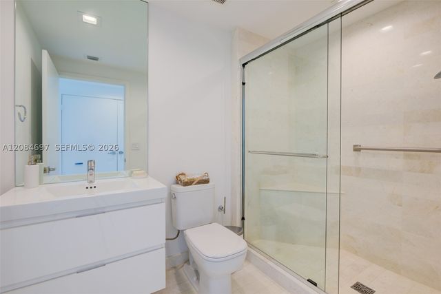 17111 SE Biscayne Blvd 1110, North Miami Beach, FL 33160