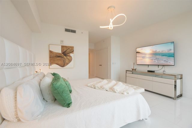 17111 SE Biscayne Blvd 1110, North Miami Beach, FL 33160