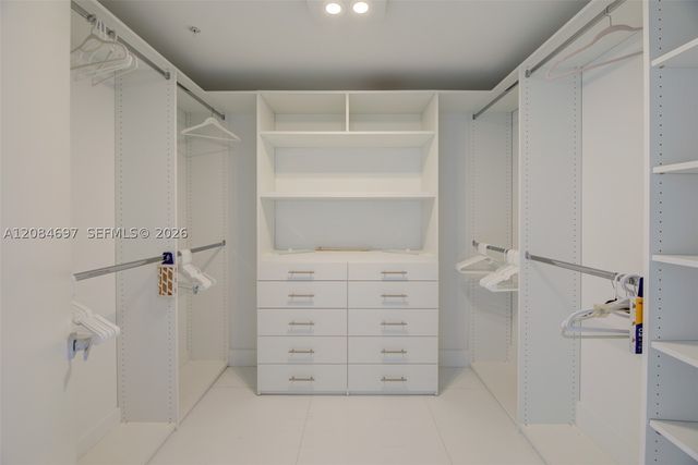 17111 SE Biscayne Blvd 1110, North Miami Beach, FL 33160