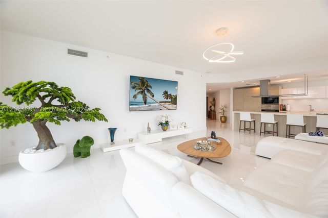 17111 SE Biscayne Blvd 1110, North Miami Beach, FL 33160