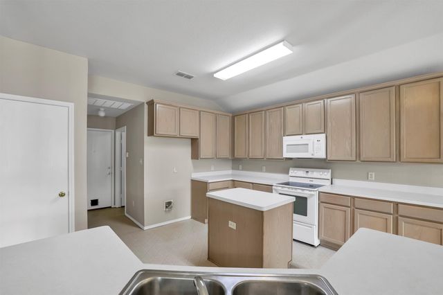 9641 Olivia Drive, Fort Worth, TX 76108