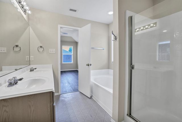 9641 Olivia Drive, Fort Worth, TX 76108
