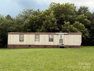 1229 Peterbilt Lane, Conover, NC 28613