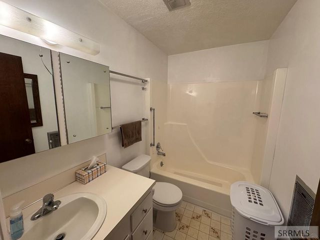 1417 N 1100 E, Shelley, ID 83274