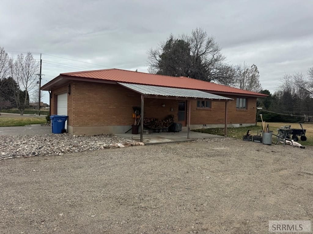 Image 10 of property listing at 1417 N 1100 E, Shelley, ID 83274