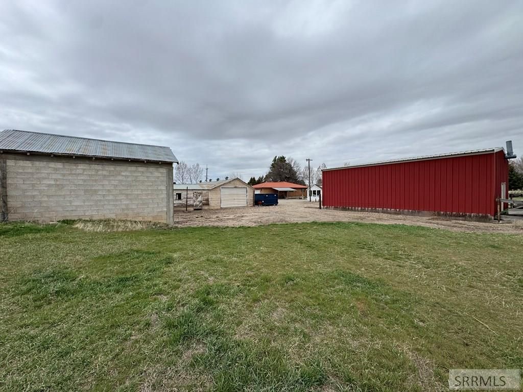 Image 26 of property listing at 1417 N 1100 E, Shelley, ID 83274