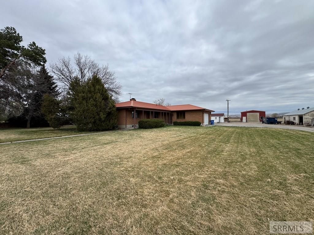 Image 3 of property listing at 1417 N 1100 E, Shelley, ID 83274
