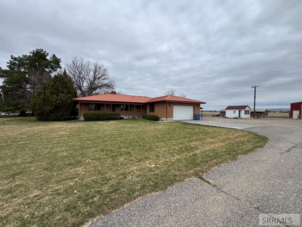 Image 7 of property listing at 1417 N 1100 E, Shelley, ID 83274