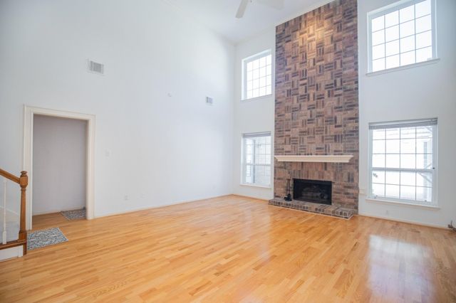 4631 Meadow Green Drive, Sugar Land, TX 77479