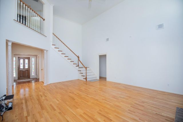 4631 Meadow Green Drive, Sugar Land, TX 77479