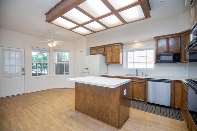 4631 Meadow Green Drive, Sugar Land, TX 77479