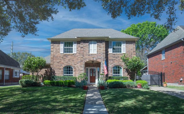 4631 Meadow Green Drive, Sugar Land, TX 77479