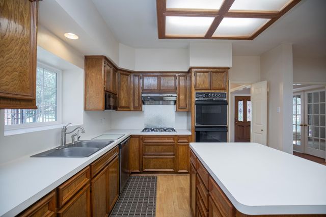 4631 Meadow Green Drive, Sugar Land, TX 77479