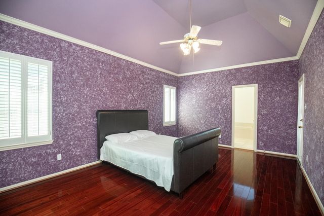 4631 Meadow Green Drive, Sugar Land, TX 77479